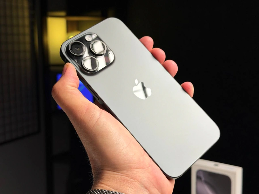 ВЖИВАНИЙ Б/У Apple iPhone 16 Pro Max 256GB eSim Black Titanium (MYW33) - Стан: гарний | Акумулятор: 100% | Комплектація: повний | Гарантія: 3 міс.