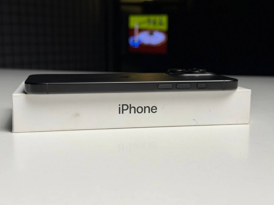 ВЖИВАНИЙ Б/У Apple iPhone 16 Pro Max 256GB eSim Black Titanium (MYW33) - Стан: гарний | Акумулятор: 100% | Комплектація: повний | Гарантія: 3 міс.