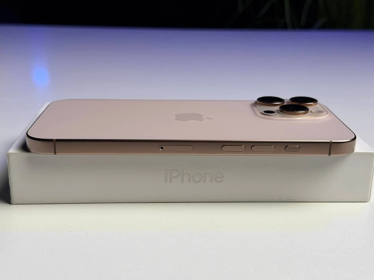 ВЖИВАНИЙ Б/У Apple iPhone 16 Pro Max 512GB Desert Titanium (MYX23) - Состояние: хороший | Аккумулятор: 92% | Комплектация: iPhone, кабель | Гарантия: 3 мес.