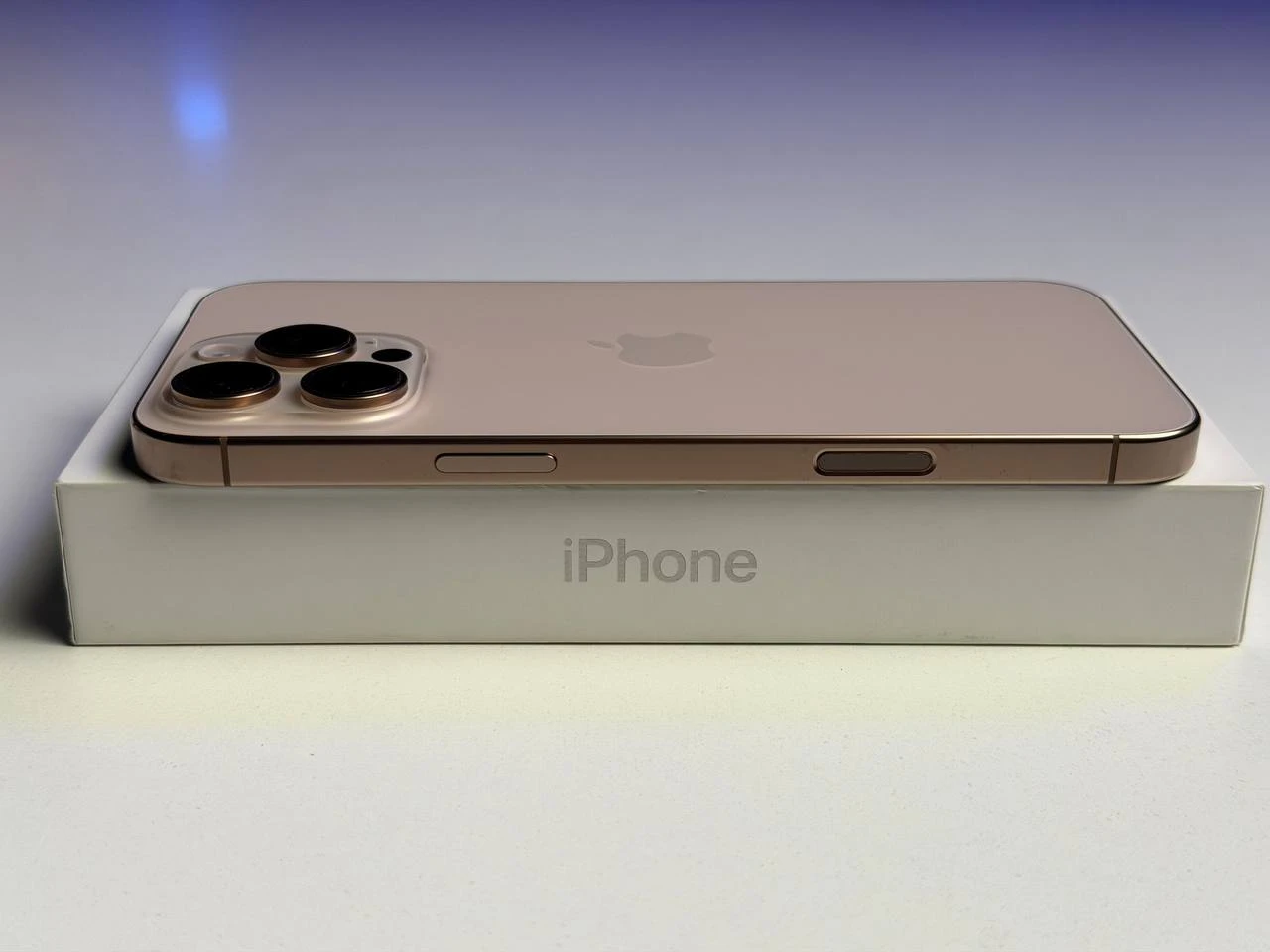 ВЖИВАНИЙ Б/У Apple iPhone 16 Pro Max 512GB Desert Titanium (MYX23) - Состояние: хороший | Аккумулятор: 92% | Комплектация: iPhone, кабель | Гарантия: 3 мес.