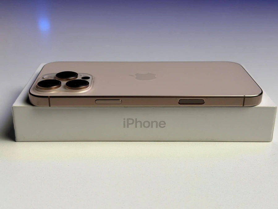 ВЖИВАНИЙ Б/У Apple iPhone 16 Pro Max 512GB Desert Titanium (MYX23) - Состояние: хороший | Аккумулятор: 92% | Комплектация: iPhone, кабель | Гарантия: 3 мес.