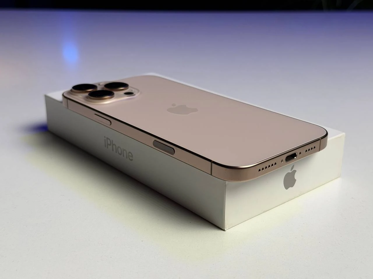 ВЖИВАНИЙ Б/У Apple iPhone 16 Pro Max 512GB Desert Titanium (MYX23) - Состояние: хороший | Аккумулятор: 92% | Комплектация: iPhone, кабель | Гарантия: 3 мес.