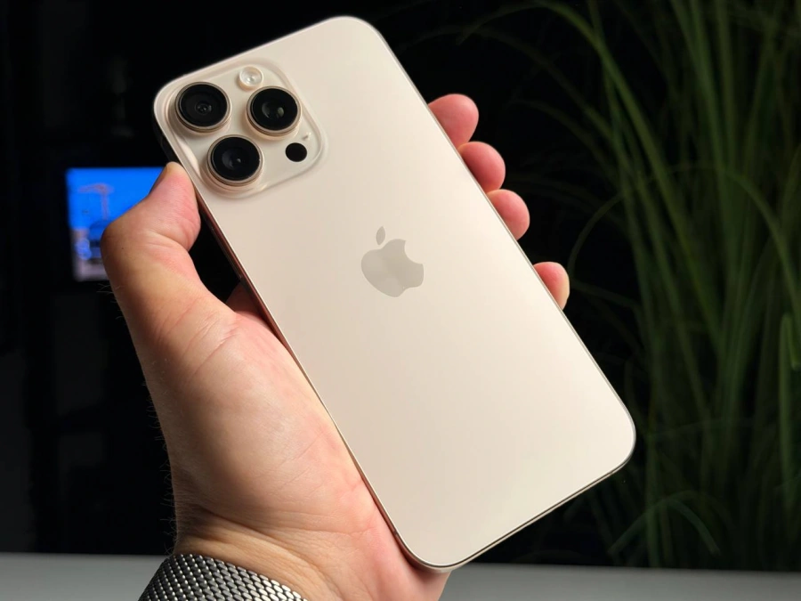 ВЖИВАНИЙ Б/У Apple iPhone 16 Pro Max 512GB Desert Titanium (MYX23) - Стан: гарний | Акумулятор: 95% | Комплектація: повний | Гарантія: 3 міс.
