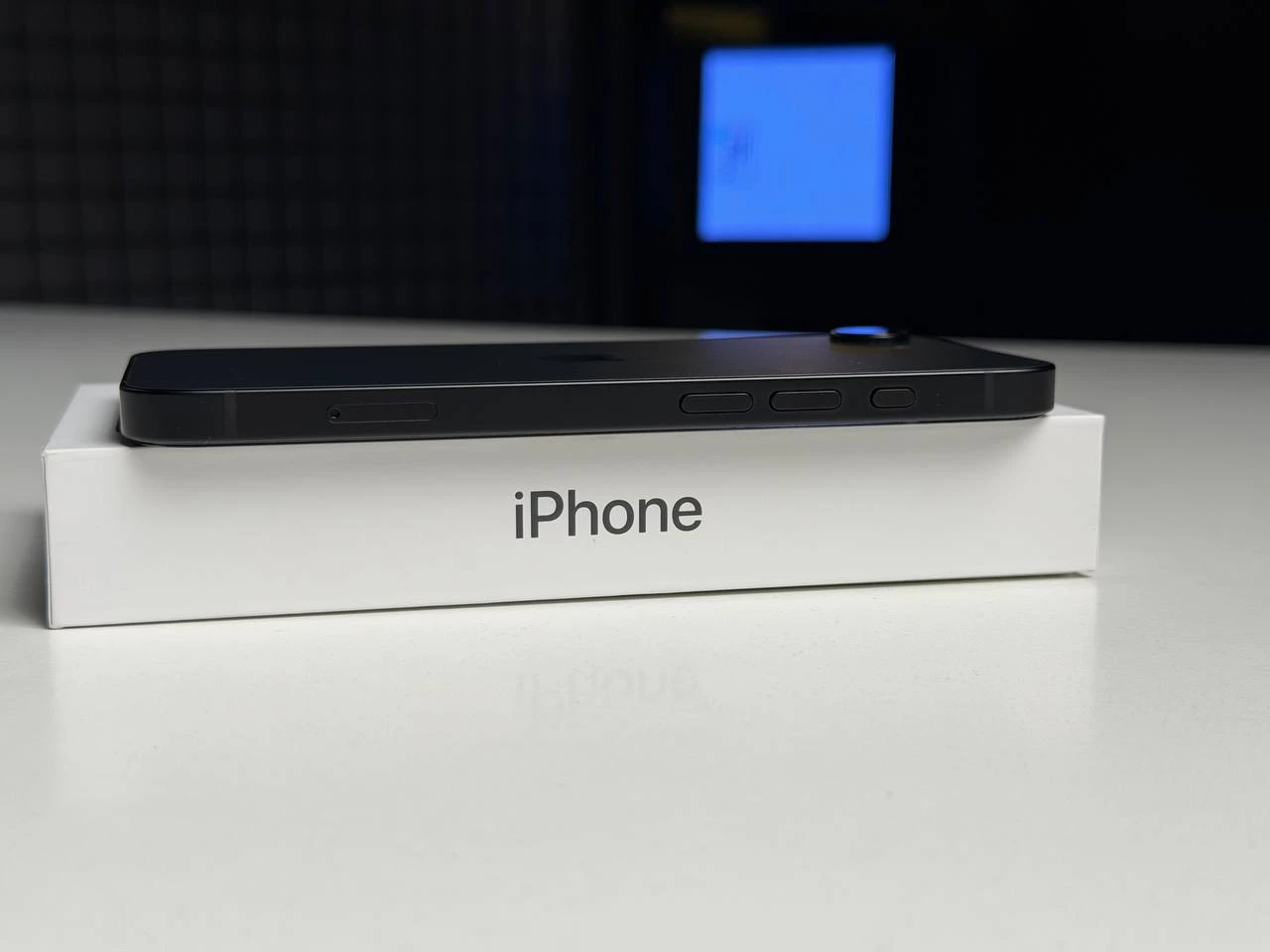 OPEN BOX Apple iPhone 17e 256GB Black (MHRV4) - Состояние: идеальный | Аккумулятор: 100% | Комплектация: полный | Гарантия: 3 мес.