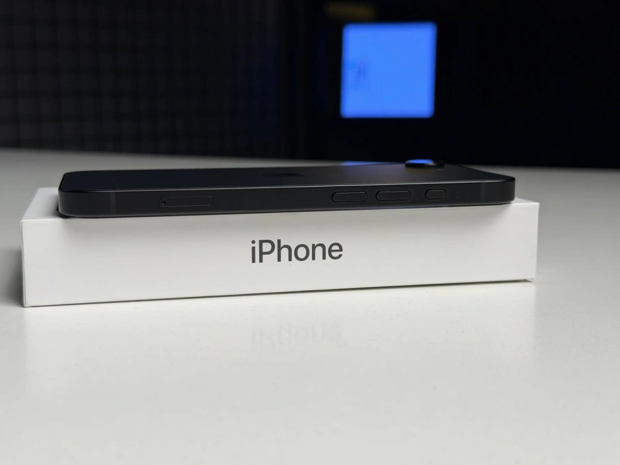OPEN BOX Apple iPhone 17e 256GB Black (MHRV4) - Состояние: идеальный | Аккумулятор: 100% | Комплектация: полный | Гарантия: 3 мес.