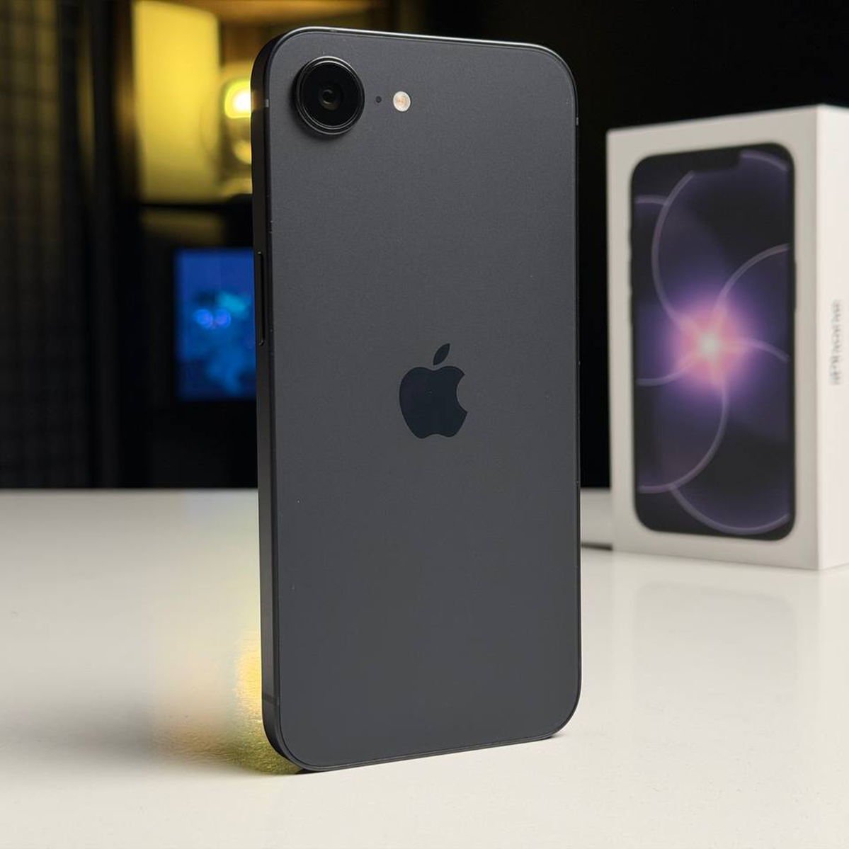 OPEN BOX Apple iPhone 17e 256GB Black (MHRV4) - Состояние: идеальный | Аккумулятор: 100% | Комплектация: полный | Гарантия: 3 мес.