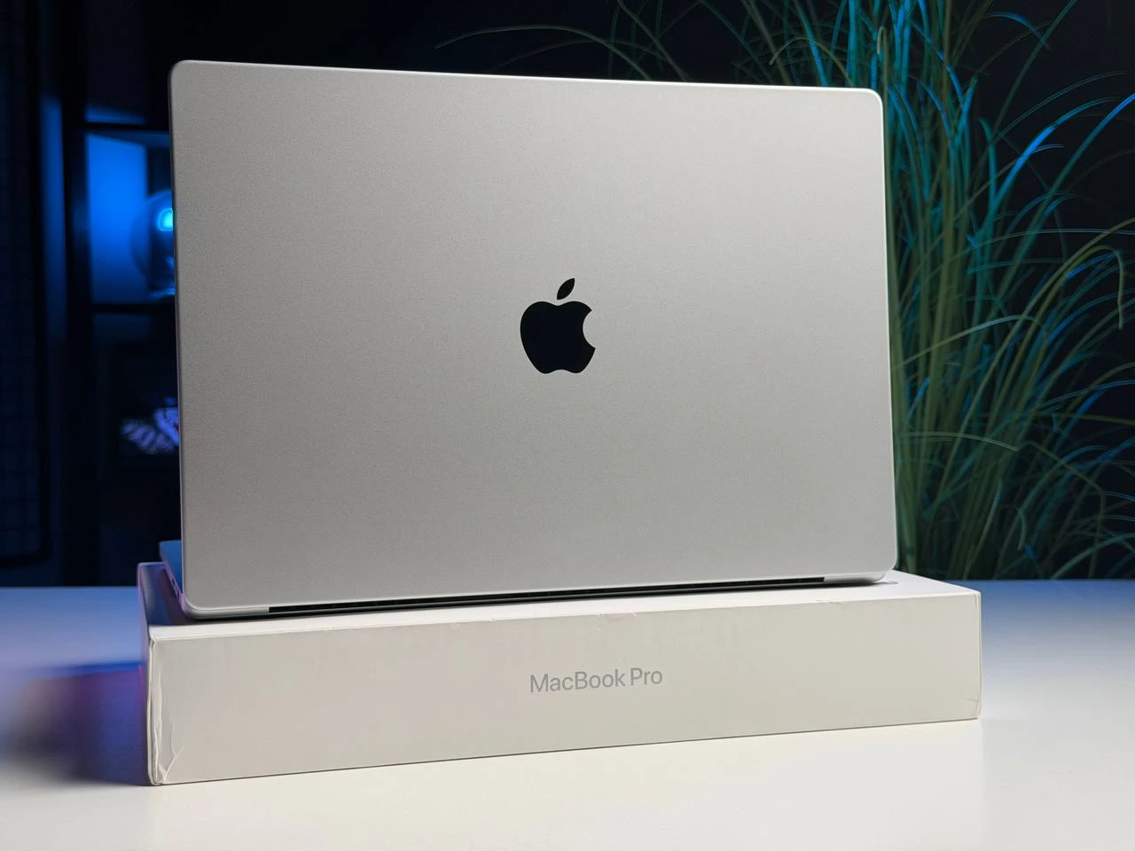 ВЖИВАНИЙ Б/У Apple MacBook Pro 16" M4 Pro/14CPU/20GPU/48GB/512GB Silver 2024 (MX2U3) - Стан: ідеальний | Акумулятор: 100% | Комплектація: повний | Гарантія: 3 міс.