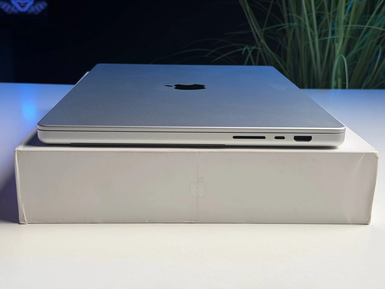 ВЖИВАНИЙ Б/У Apple MacBook Pro 16" M4 Pro/14CPU/20GPU/48GB/512GB Silver 2024 (MX2U3) - Стан: ідеальний | Акумулятор: 100% | Комплектація: повний | Гарантія: 3 міс.