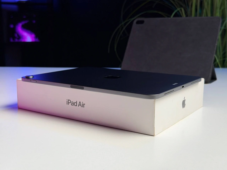 ВЖИВАНИЙ Б/У iPad Air 5 10.9'' Wi-Fi 64GB Space Gray (MM9C3) - Стан: гарний | Акумулятор: 80% | Комплектація: повний + чохол | Гарантія: 3 міс.