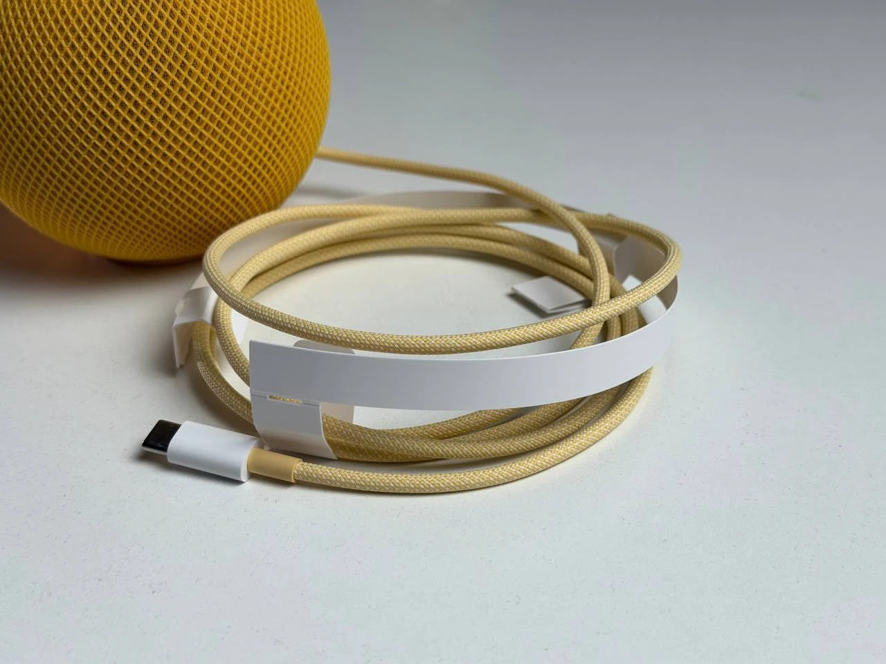 ВИТРИННАЯ Колонка Apple HomePod mini Yellow (MJ2E3) US вилка - Состояние: идеальный | Комплектация: полный | Гарантия: 3 мес.