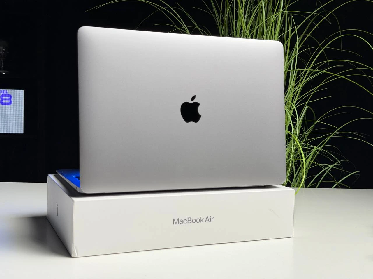 ВЖИВАНИЙ Б/У MacBook Air 13" M1/8CPU/7GPU/8GB/256GB Space Gray 2020 (MGN63) - Стан: гарний | Акумулятор: 86% | Комплектація: повний | Гарантія: 3 міс.