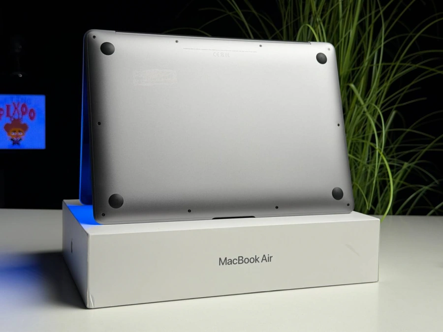 ВЖИВАНИЙ Б/У MacBook Air 13" M1/8CPU/7GPU/8GB/256GB Space Gray 2020 (MGN63) - Стан: гарний | Акумулятор: 86% | Комплектація: повний | Гарантія: 3 міс.