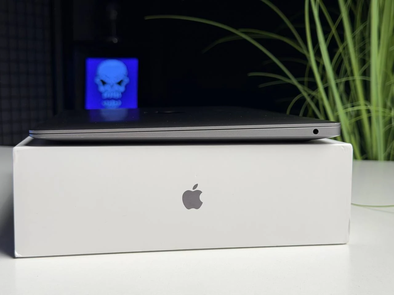 ВЖИВАНИЙ Б/У MacBook Air 13" M1/8CPU/7GPU/8GB/256GB Space Gray 2020 (MGN63) - Стан: гарний | Акумулятор: 86% | Комплектація: повний | Гарантія: 3 міс.