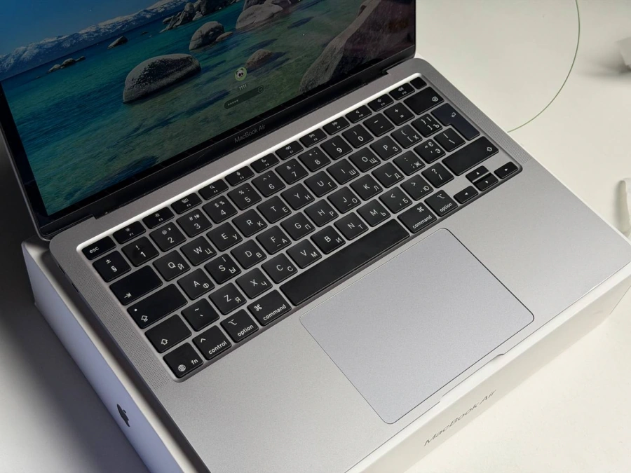 ВЖИВАНИЙ Б/У MacBook Air 13" M1/8CPU/7GPU/8GB/256GB Space Gray 2020 (MGN63) - Стан: гарний | Акумулятор: 86% | Комплектація: повний | Гарантія: 3 міс.