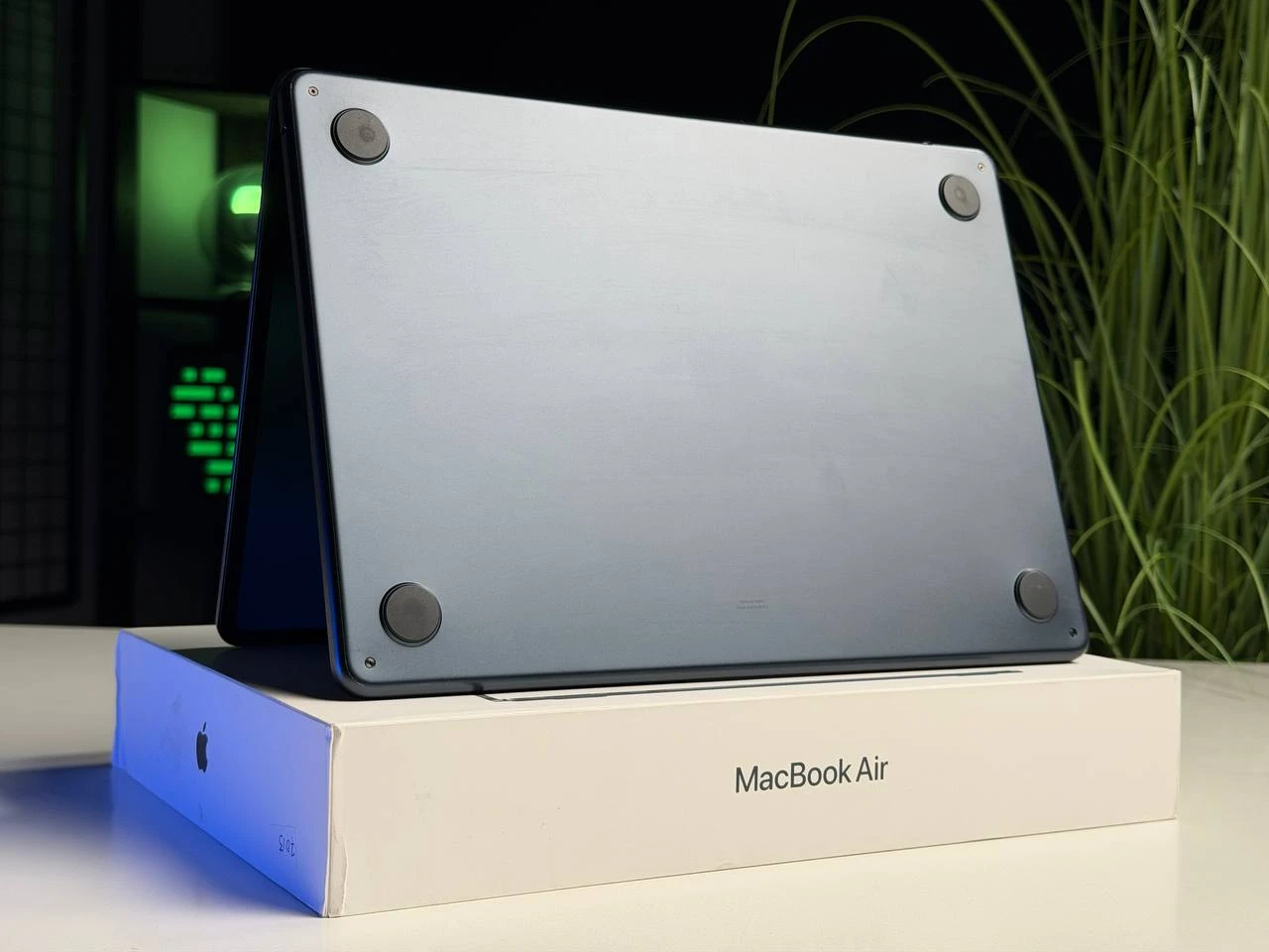 ВЖИВАНИЙ Б/У MacBook Air 13.6" M2/8CPU/8GPU/16GB/256GB Midnight 2022 (MC7X4, Z160000AU) - Стан: гарний | Акумулятор: 100% | Комплектація: повний| Гарантія: 3 міс.