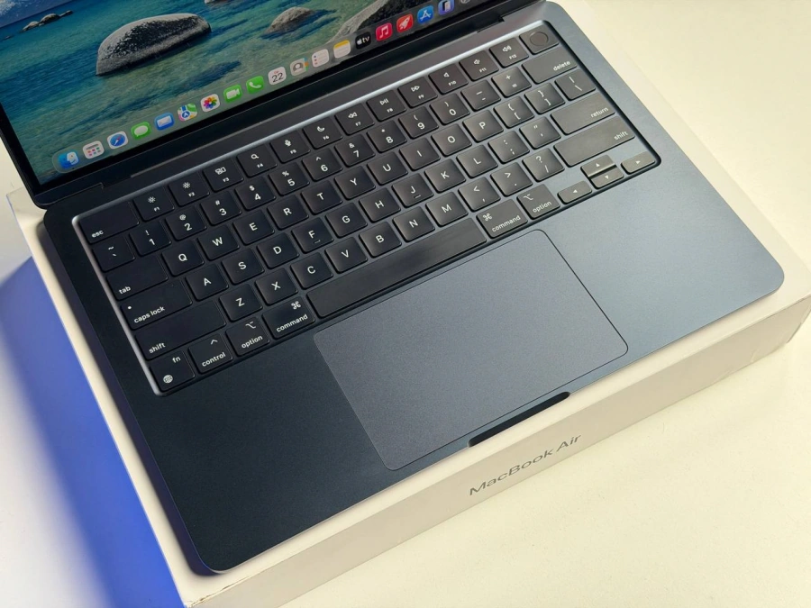 ВЖИВАНИЙ Б/У MacBook Air 13.6" M2/8CPU/8GPU/16GB/256GB Midnight 2022 (MC7X4, Z160000AU) - Стан: гарний | Акумулятор: 100% | Комплектація: повний| Гарантія: 3 міс.