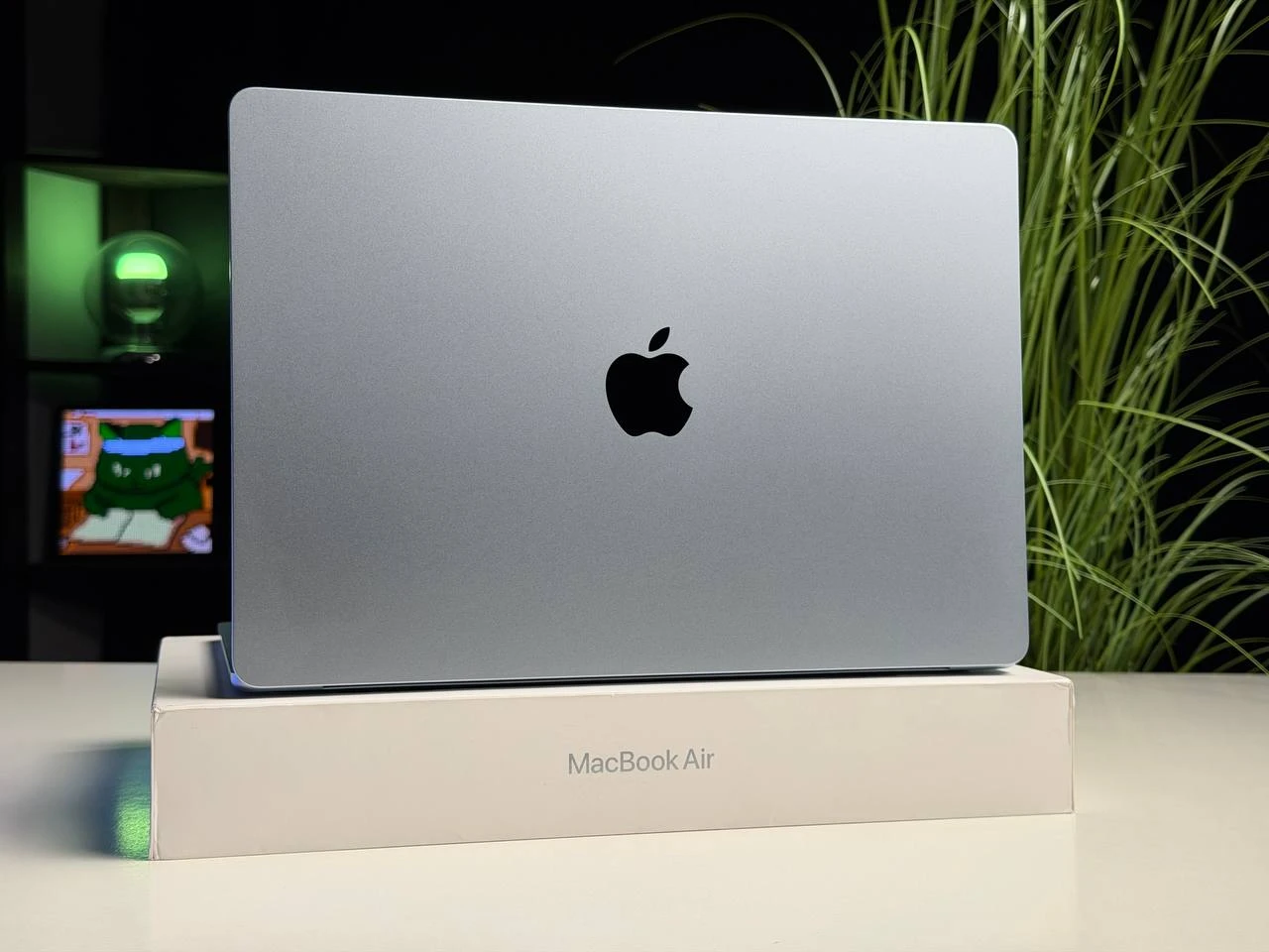 ВЖИВАНИЙ Б/У MacBook Air 15" 2025 M4/10CPU/10GPU/24GB/1TB Sky Blue (Z1HD000G0) - Стан: гарний | Акумулятор: 100% | Комплектація: повний | Гарантія: 3 міс.