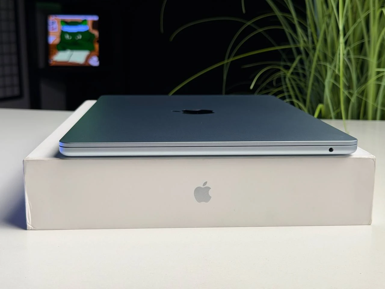 ВЖИВАНИЙ Б/У MacBook Air 15" 2025 M4/10CPU/10GPU/24GB/1TB Sky Blue (Z1HD000G0) - Стан: гарний | Акумулятор: 100% | Комплектація: повний | Гарантія: 3 міс.