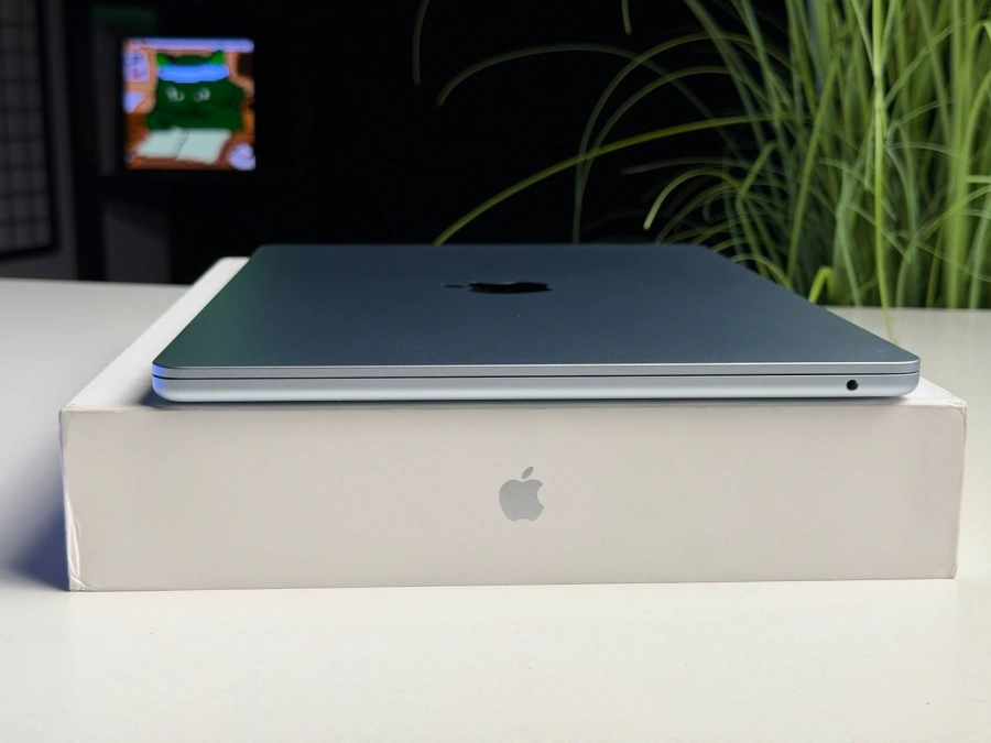 ВЖИВАНИЙ Б/У MacBook Air 15" 2025 M4/10CPU/10GPU/24GB/1TB Sky Blue (Z1HD000G0) - Состояние: хороший | Аккумулятор: 100% | Комплектация: полный | Гарантия: 3 мес.