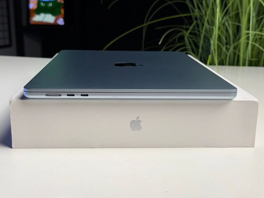 ВЖИВАНИЙ Б/У MacBook Air 15" 2025 M4/10CPU/10GPU/24GB/1TB Sky Blue (Z1HD000G0) - Состояние: хороший | Аккумулятор: 100% | Комплектация: полный | Гарантия: 3 мес.