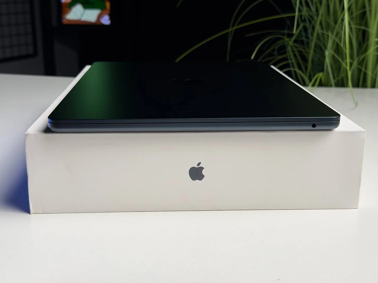 ВЖИВАНИЙ Б/У MacBook Air 15" M3/8CPU/10GPU/16GB/512GB Midnight 2024 (MXD43) - Стан: гарний | Акумулятор: 100% | Комплектація: повний | Гарантія: 3 міс.