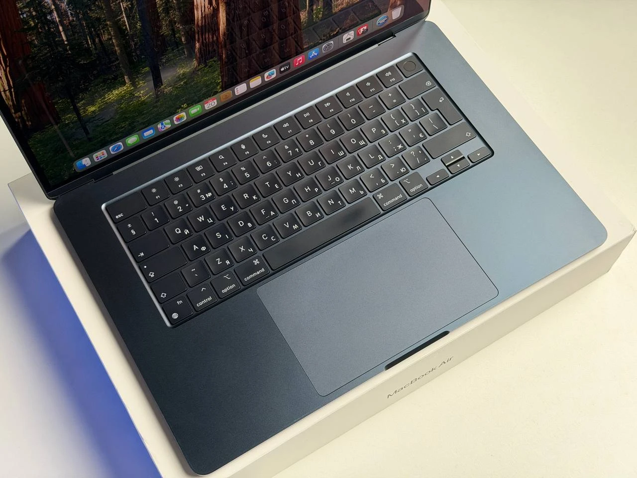 ВЖИВАНИЙ Б/У MacBook Air 15" M3/8CPU/10GPU/16GB/512GB Midnight 2024 (MXD43) - Стан: гарний | Акумулятор: 100% | Комплектація: повний | Гарантія: 3 міс.
