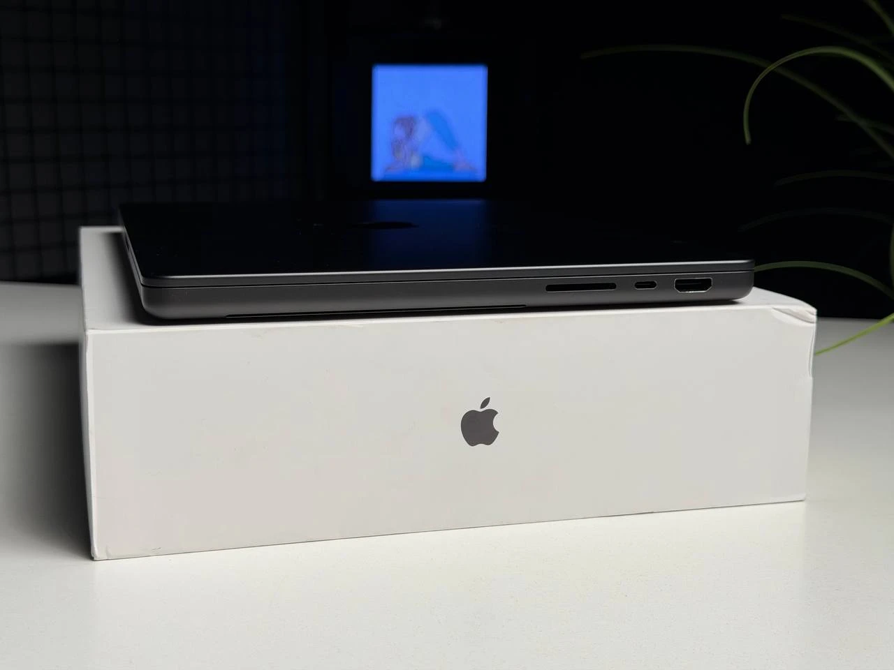 ВЖИВАНИЙ Б/У MacBook Pro 14" M3 Pro/11CPU/14GPU/18GB/512GB Space Black 2023 (MRX33) - Стан: гарний | Акумулятор: 92% | Комплектація: повний | Гарантія: 3 міс.