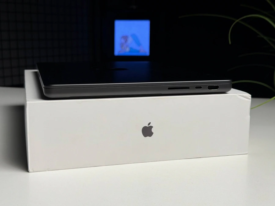 ВЖИВАНИЙ Б/У MacBook Pro 14" M3 Pro/11CPU/14GPU/18GB/512GB Space Black 2023 (MRX33) - Стан: гарний | Акумулятор: 92% | Комплектація: повний | Гарантія: 3 міс.