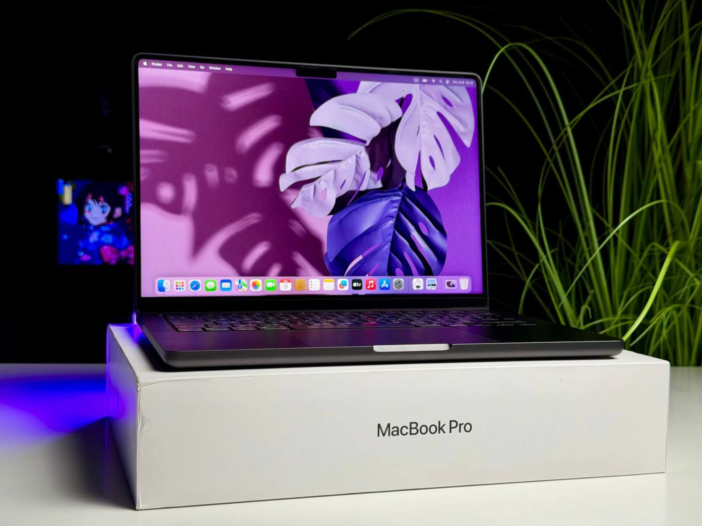 ВЖИВАНИЙ Б/У MacBook Pro 14" M3 Pro/11CPU/14GPU/18GB/512GB Space Black 2023 (MRX33) - Стан: гарний | Акумулятор: 92% | Комплектація: повний | Гарантія: 3 міс.