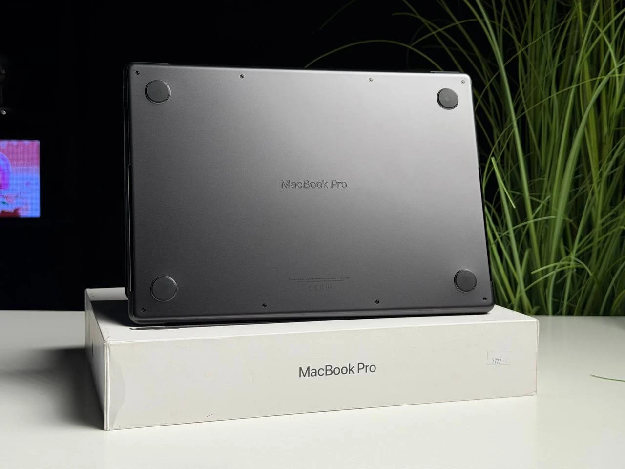 ВЖИВАНИЙ Б/У MacBook Pro 14" M3 Pro/11CPU/14GPU/18GB/512GB Space Black 2023 (MRX33) - Стан: гарний | Акумулятор: 97% | Комплектація: повний | Гарантія: 3 міс.