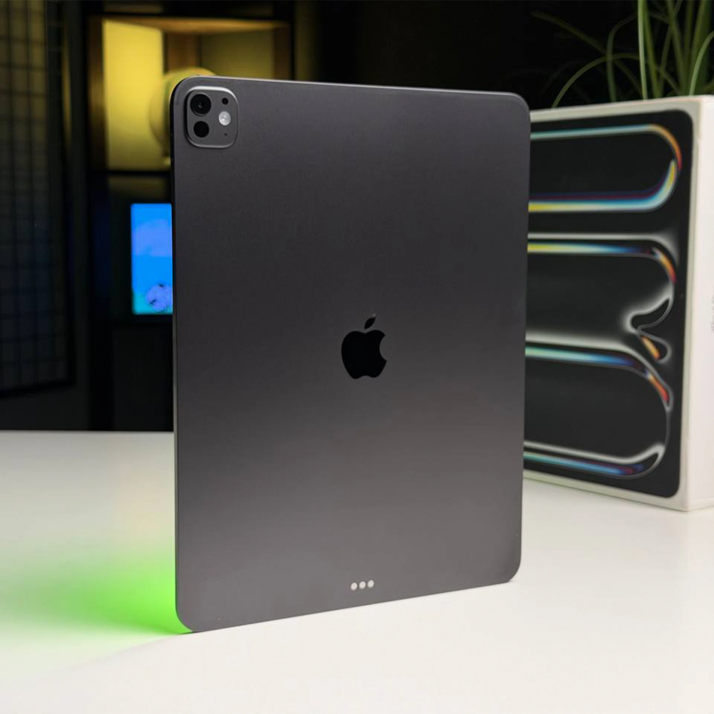ВІТРИННИЙ Планшет Apple iPad Pro 13" M5 2025 Wi-Fi 256GB with Standard glass - Space Black (MDYJ4) - Стан: ідеальний | Акумулятор: 100% | Комплектація: iPad, кабель | Гарантія: 3 міс. ВІТРИННИЙ Планшет Apple iPad Pro 13" M5 2025 Wi-Fi 256GB with Standard glass - Space Black (MDYJ4) - Стан: ідеальний | Акумулятор: 100% | Комплектація: iPad, кабель | Гарантія: 3 міс.
