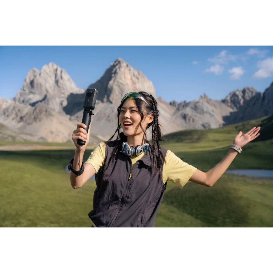 Экшн-камера Insta360 X6 Creator Bundle - Midnight Black