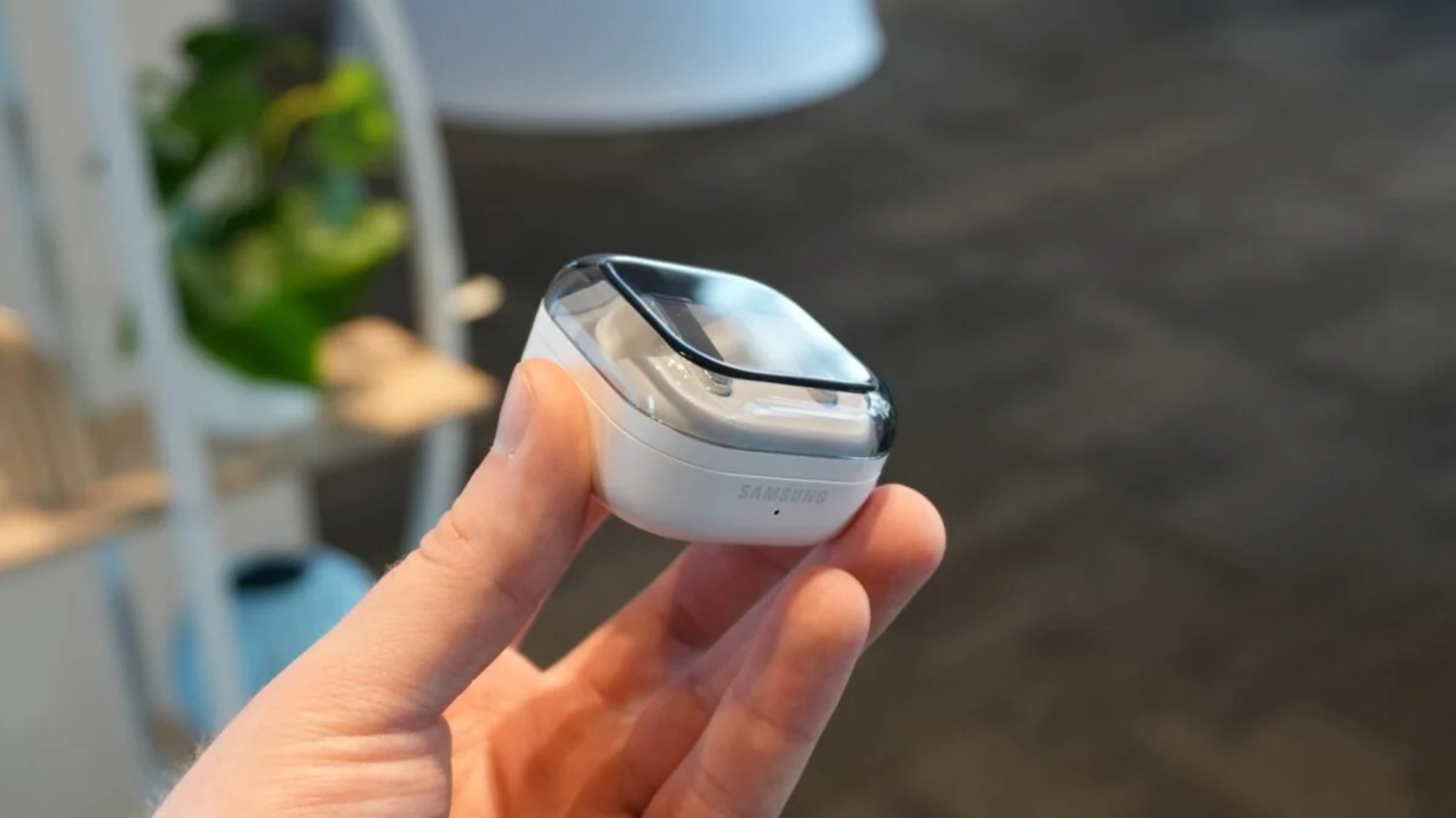 Galaxy Buds 5: Samsung розробляє нове покоління навушників із заушним кріпленням Ear Hook