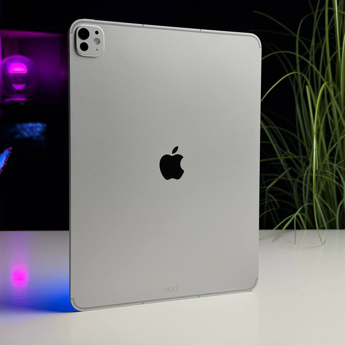 NEW NO BOX Apple iPad Pro 13" M5 2025 Wi-Fi + Cellular 256GB with Standard glass - Silver (ME7X4) - Стан: новий, не активований | Акумулятор: 100% | Комплектація: iPad, кабель | Гарантія: 12 міс.