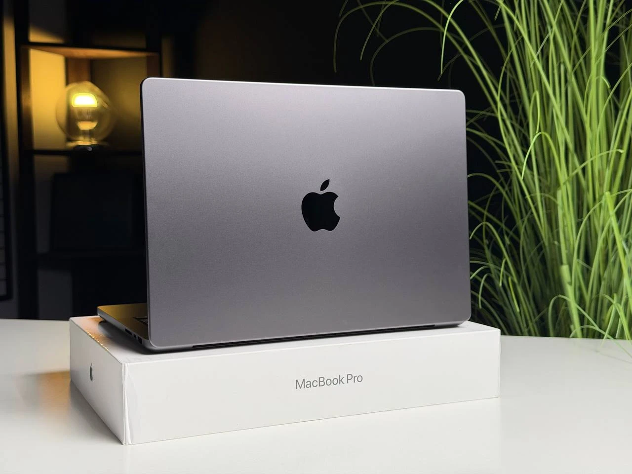OPEN BOX Apple MacBook Pro 14" M4/10CPU/10GPU/16GB/1TB Space Black 2024 (MW2V3) - Стан: ідеальний | Акумулятор: 100% | Комплектація: повний | Гарантія: 3 міс.