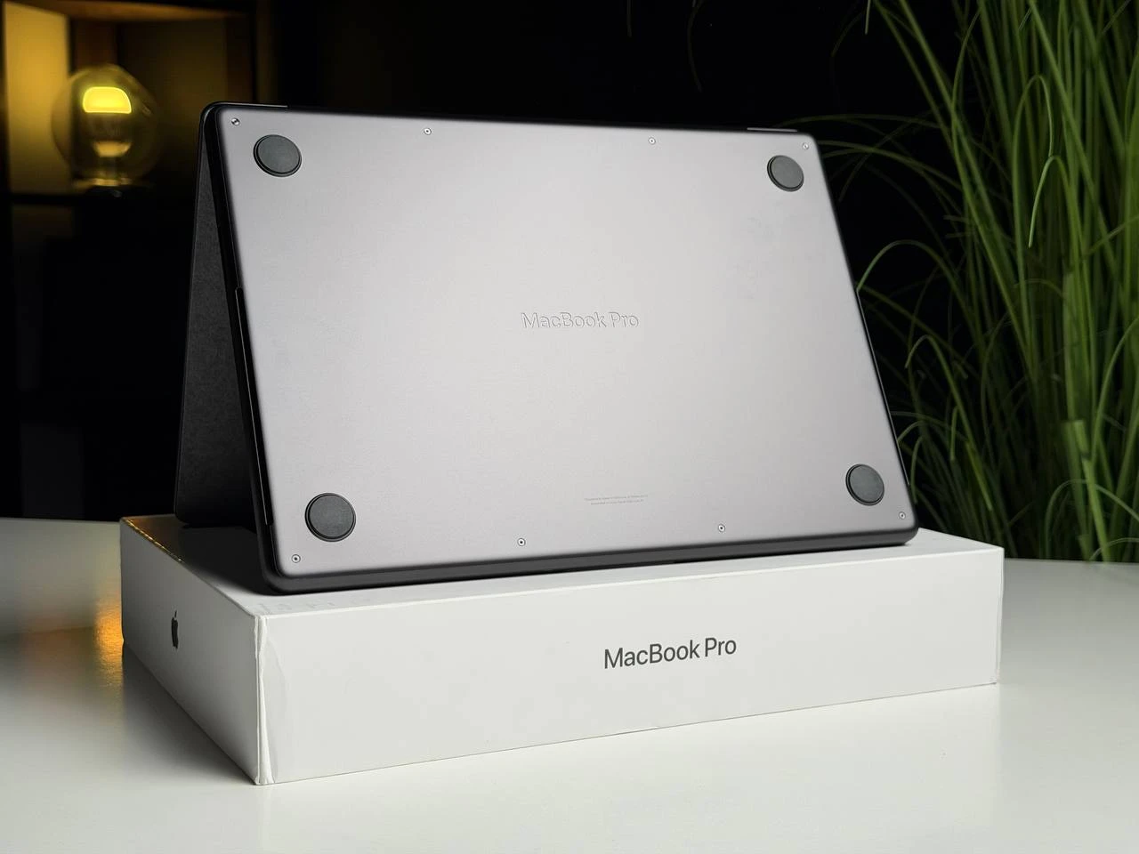 OPEN BOX Apple MacBook Pro 14" M4/10CPU/10GPU/16GB/1TB Space Black 2024 (MW2V3) - Стан: ідеальний | Акумулятор: 100% | Комплектація: повний | Гарантія: 3 міс.