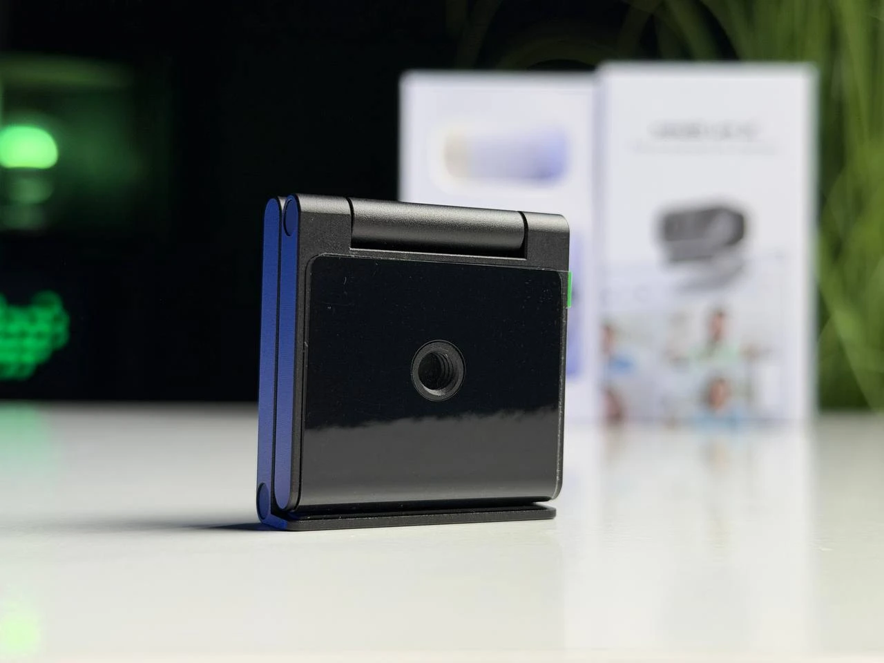 OPEN BOX Веб-камера Insta360 Link 2C [Standard Bundle] - Graphite Black (CINSABNA) - Состояние: идеальное, новая | Комплектация: полный | Гарантия: 3 мес.