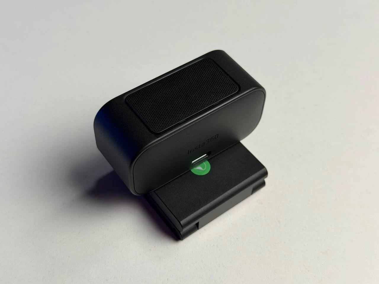 OPEN BOX Веб-камера Insta360 Link 2C [Standard Bundle] - Graphite Black (CINSABNA) - Состояние: идеальное, новая | Комплектация: полный | Гарантия: 3 мес.