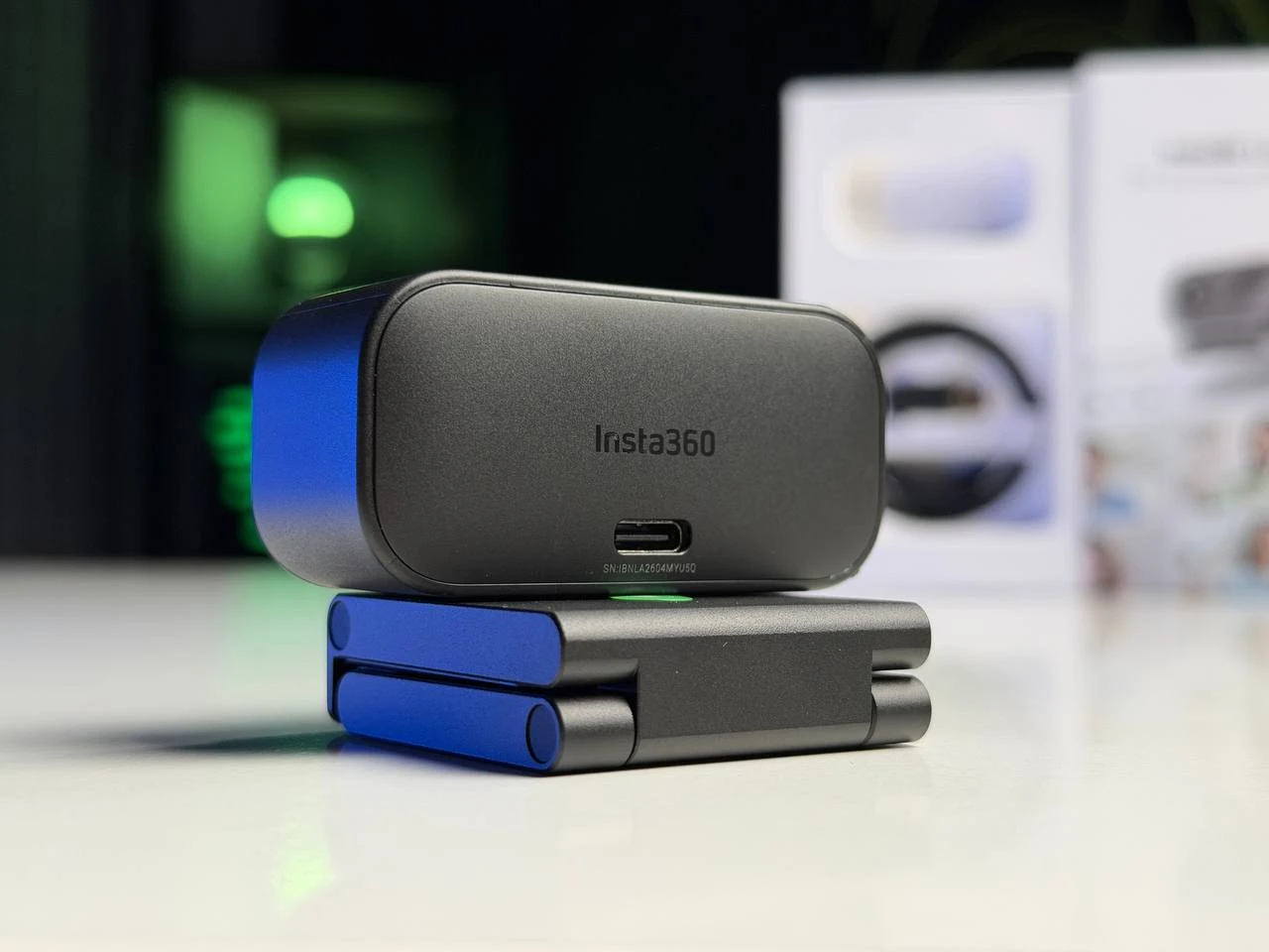 OPEN BOX Веб-камера Insta360 Link 2C [Standard Bundle] - Graphite Black (CINSABNA) - Состояние: идеальное, новая | Комплектация: полный | Гарантия: 3 мес.