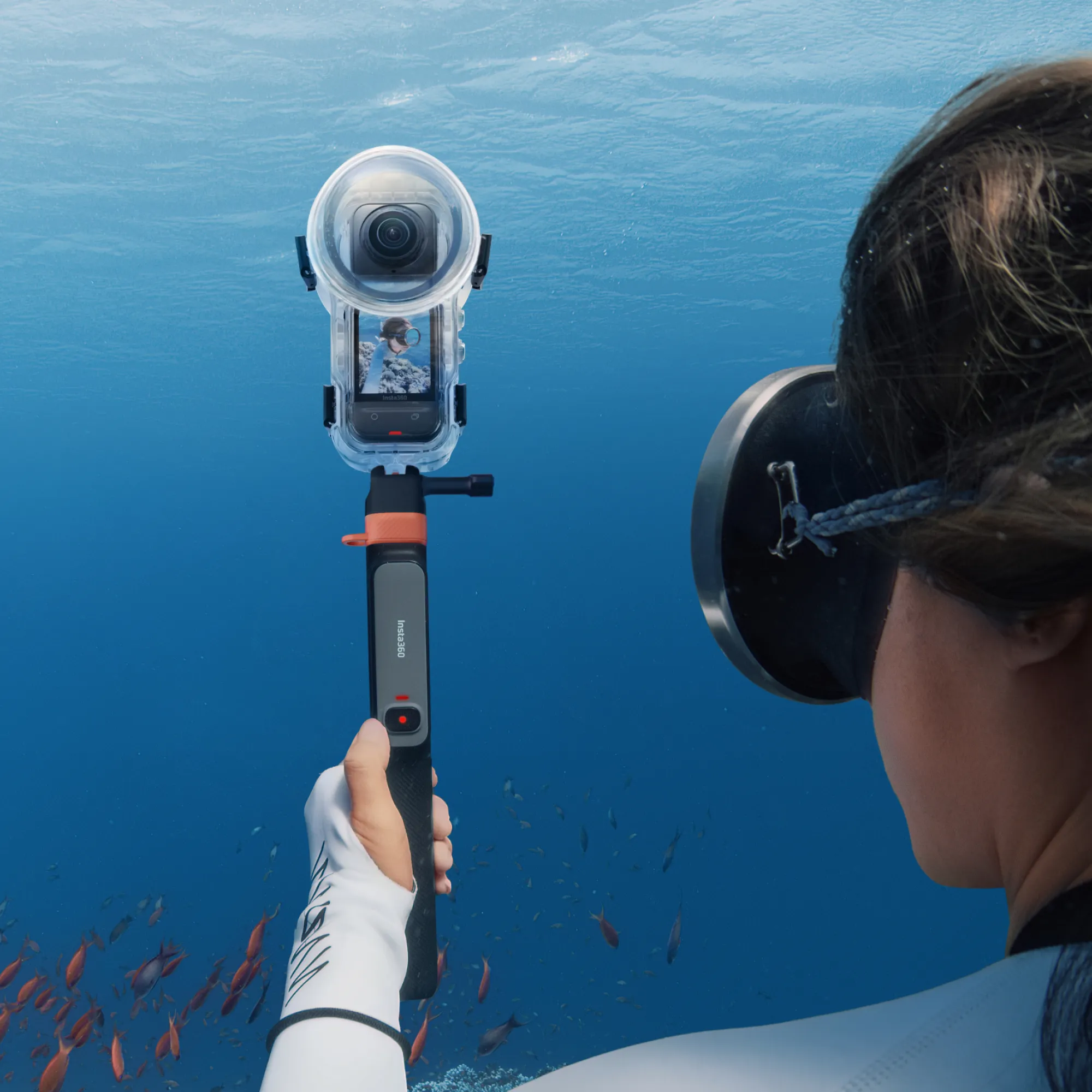 Підводний селфі-монопод з пультом Insta360 Underwater Selfie Stick with Remote (CINSEAVZ)