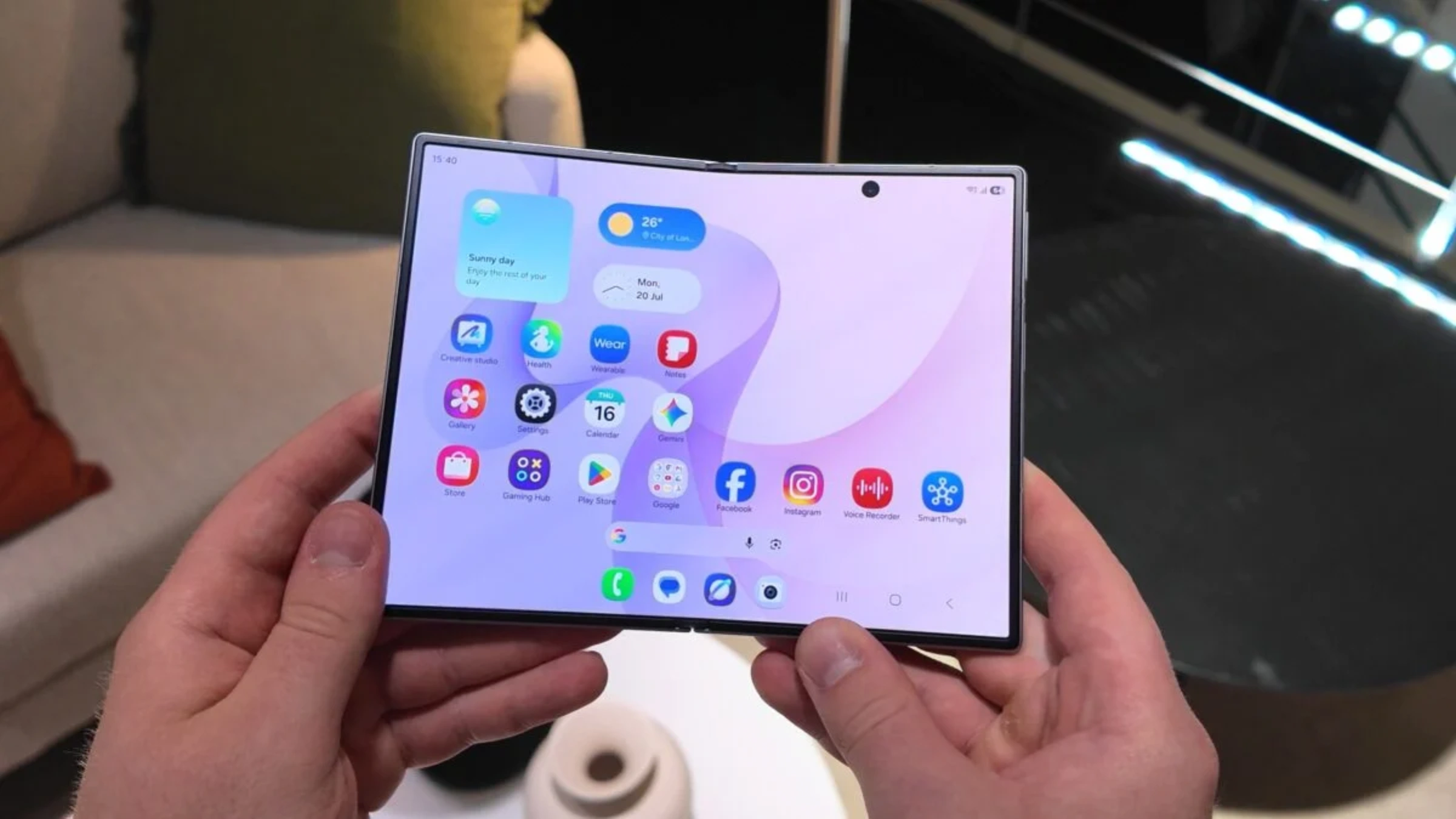 Samsung розширить серію Fold: у 2027 році з'являться одразу два широкоформатні смартфони
