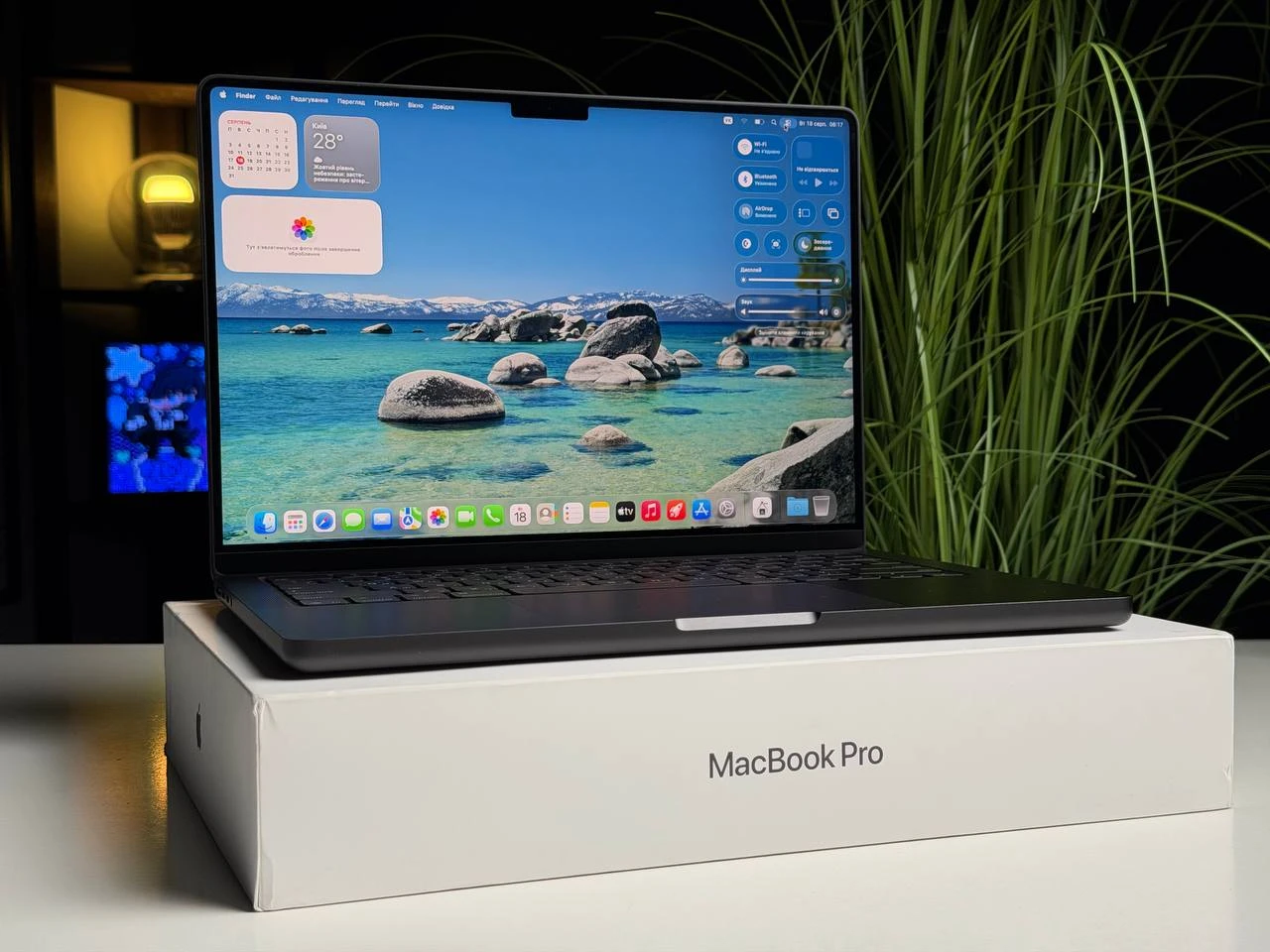 ВІТРИННИЙ Apple MacBook Pro 14" M5/10CPU/10GPU/16GB/512GB Space Black 2025 (MDE04) - Стан: гарний | Акумулятор: 100% | Комплектація: повний | Гарантія: 3 міс.