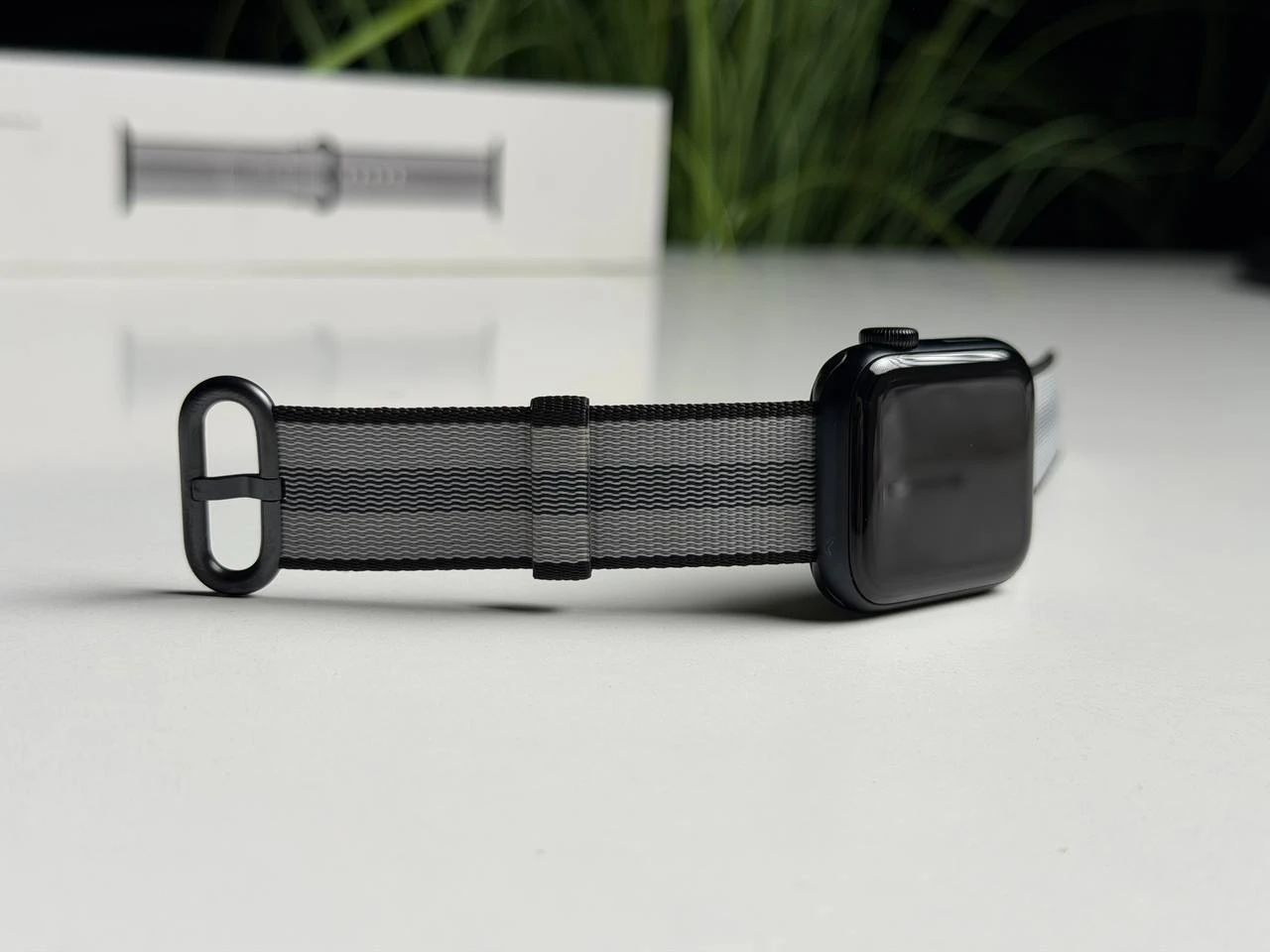 ВІТРИННИЙ Apple Watch SE 3 GPS + Cellular 40mm Midnight Aluminum Case with Black Stripe Woven Nylon Band (MEP94) - Стан: ідеальний | Акумулятор: 100% | Комплектація: повний, без коробки | Гарантія: 3 міс.