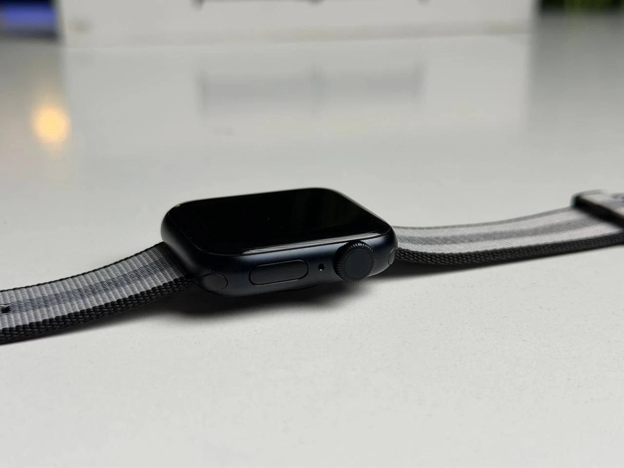 ВІТРИННИЙ Apple Watch SE 3 GPS + Cellular 40mm Midnight Aluminum Case with Black Stripe Woven Nylon Band (MEP94) - Стан: ідеальний | Акумулятор: 100% | Комплектація: повний, без коробки | Гарантія: 3 міс.