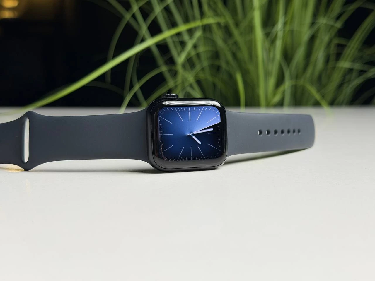 ВІТРИННИЙ Apple Watch SE 3 GPS + Cellular 40mm Midnight Aluminum Case with Midnight Sport Band - S/M (MEP94) - Стан: ідеальний | Акумулятор: 100% | Комплектація: повний, без коробки | Гарантія: 3 міс.