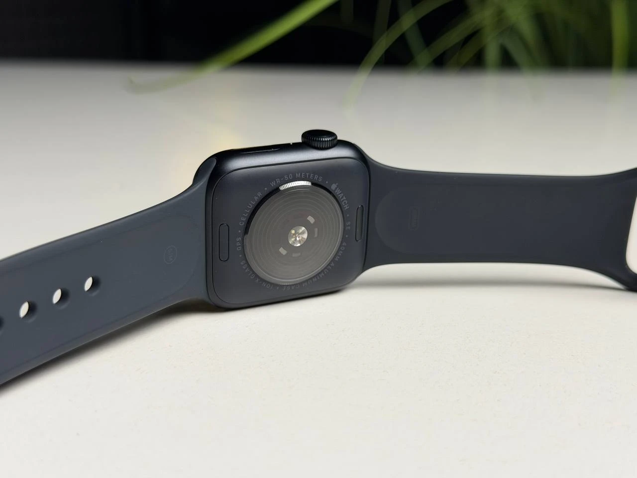 ВІТРИННИЙ Apple Watch SE 3 GPS + Cellular 40mm Midnight Aluminum Case with Midnight Sport Band - S/M (MEP94) - Стан: ідеальний | Акумулятор: 100% | Комплектація: повний, без коробки | Гарантія: 3 міс.