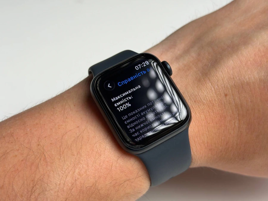ВІТРИННИЙ Apple Watch SE 3 GPS + Cellular 40mm Midnight Aluminum Case with Midnight Sport Band - S/M (MEP94) - Стан: ідеальний | Акумулятор: 100% | Комплектація: повний, без коробки | Гарантія: 3 міс.