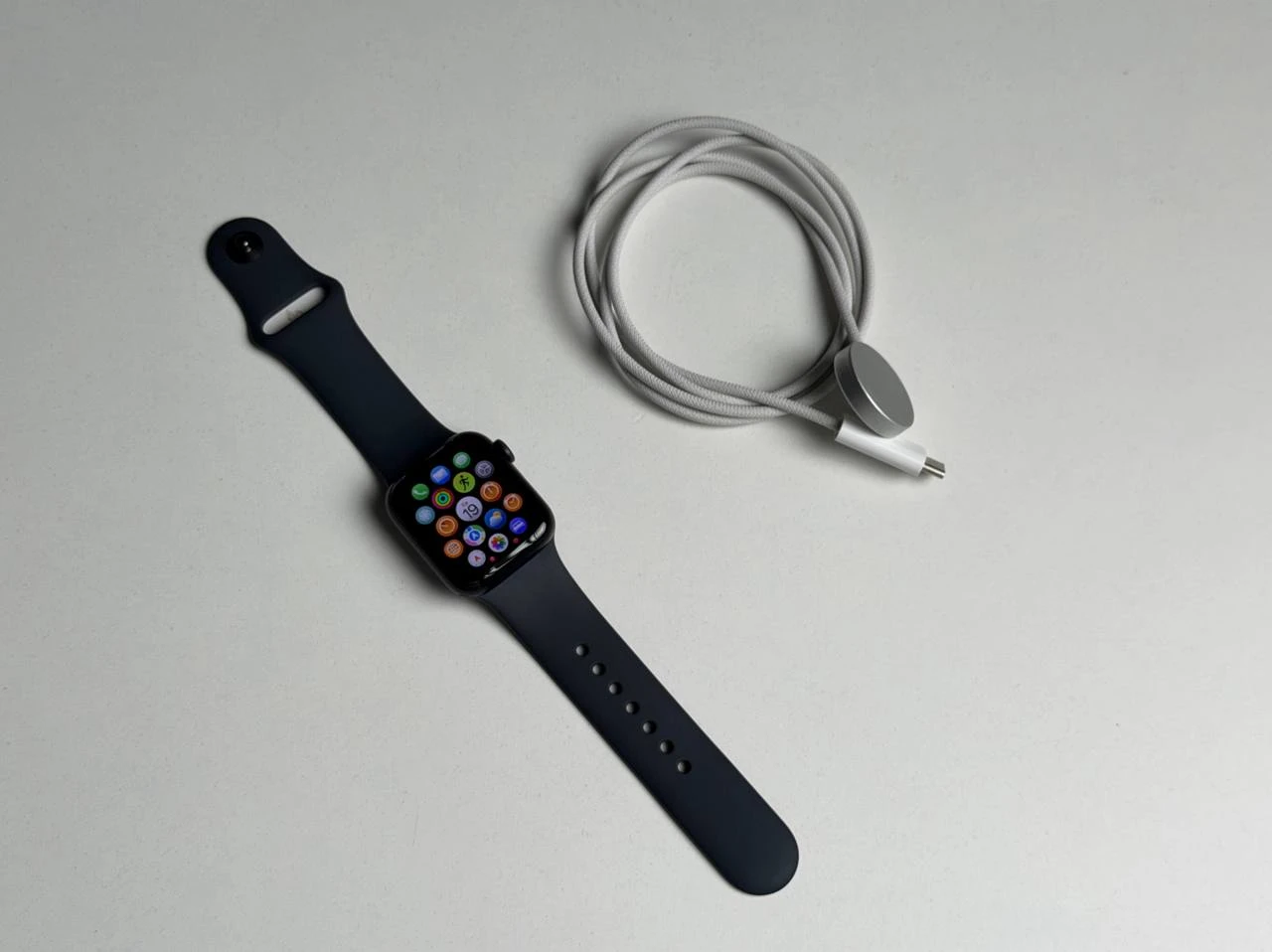ВІТРИННИЙ Apple Watch SE 3 GPS + Cellular 40mm Midnight Aluminum Case with Midnight Sport Band - S/M (MEP94) - Стан: ідеальний | Акумулятор: 100% | Комплектація: повний, без коробки | Гарантія: 3 міс.