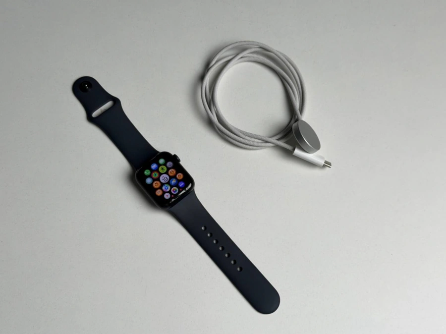 ВІТРИННИЙ Apple Watch SE 3 GPS + Cellular 40mm Midnight Aluminum Case with Midnight Sport Band - S/M (MEP94) - Стан: ідеальний | Акумулятор: 100% | Комплектація: повний, без коробки | Гарантія: 3 міс.