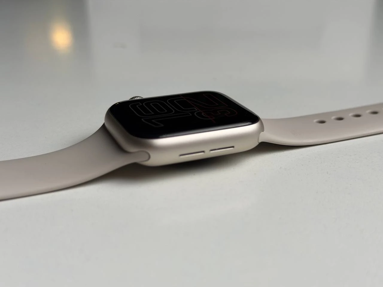 ВІТРИННИЙ Apple Watch SE 3 GPS + Cellular 40mm Starlight Aluminum Case with Starlight Sport Band - S/M (MEP64) - Стан: ідеальний | Акумулятор: 100% | Комплектація: повний, без коробки | Гарантія: 3 міс.